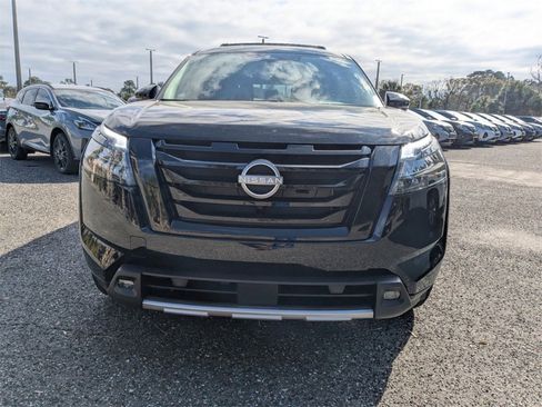 New 2025 Nissan Pathfinder SL w/ Black Appearance Package image 9