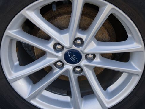 Used 2018 Ford Focus SE FWD image 32