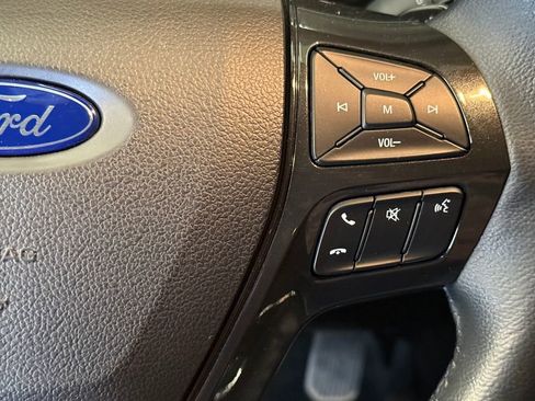 Used 2017 Ford Explorer XLT image 12