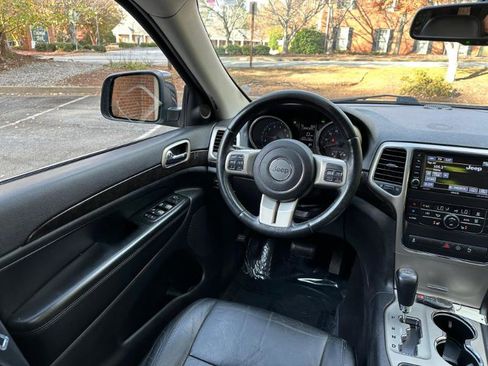 Used 2013 Jeep Grand Cherokee Laredo image 33