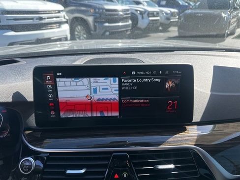 Used 2022 BMW 530i xDrive w/ Premium Package image 26