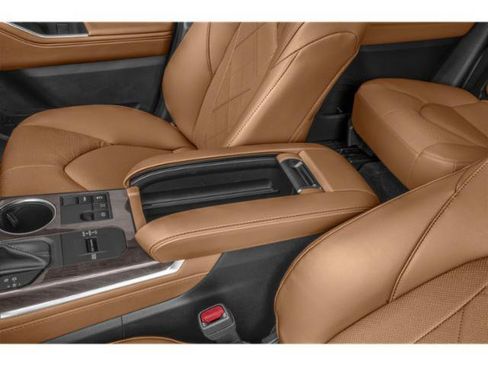 Certified 2024 Toyota Highlander LE AWD/4WD image 14