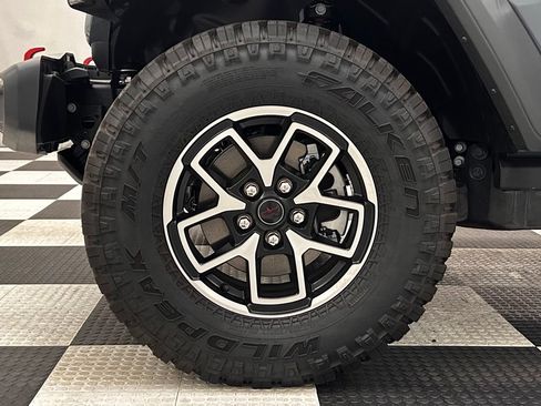New 2026 Jeep Gladiator Rubicon w/ Technology Group AWD/4WD image 8