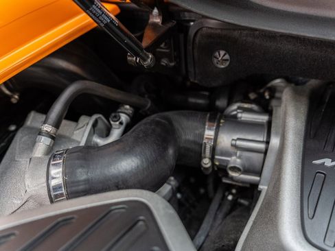 Used 2014 McLaren MP4-12C Spider RWD image 58