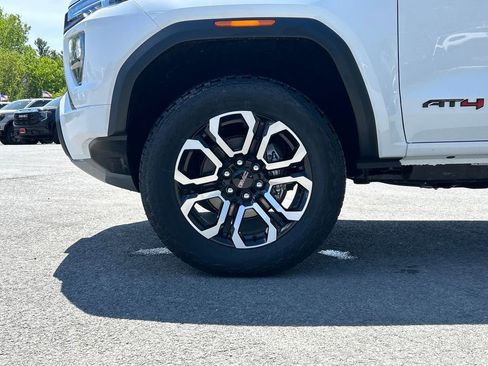 New 2026 GMC Canyon AT4 w/ AT4 Premium Package AWD/4WD image 24