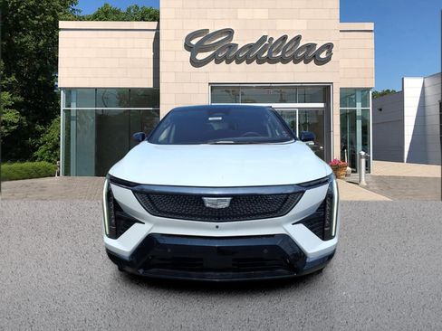 New 2027 Cadillac Optiq Sport w/ LPO, Floor Liner Package AWD/4WD image 8