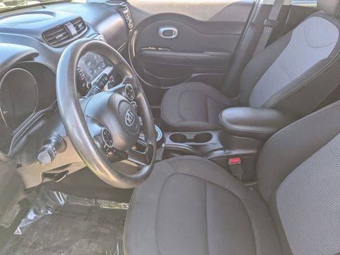 Used 2018 Kia Soul + image 20