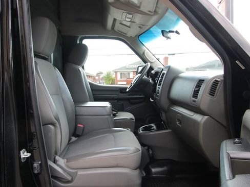 Used 2021 Nissan NV 2500 SV w/ Back Door Glass Package RWD image 10