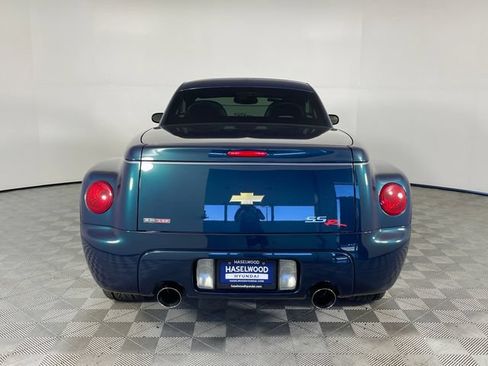 Used 2005 Chevrolet SSR w/ Preferred Equipment Group RWD image 22