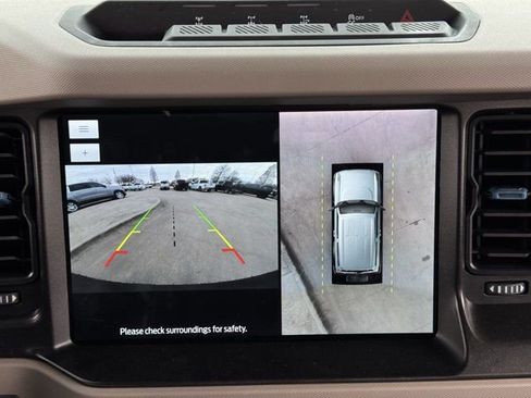 Used 2023 Ford Bronco Wildtrak image 19