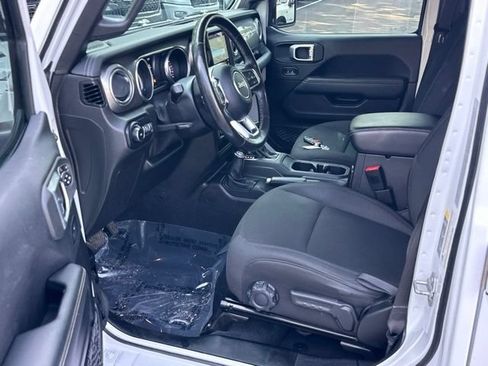 Used 2020 Jeep Wrangler Unlimited Sahara AWD/4WD image 28