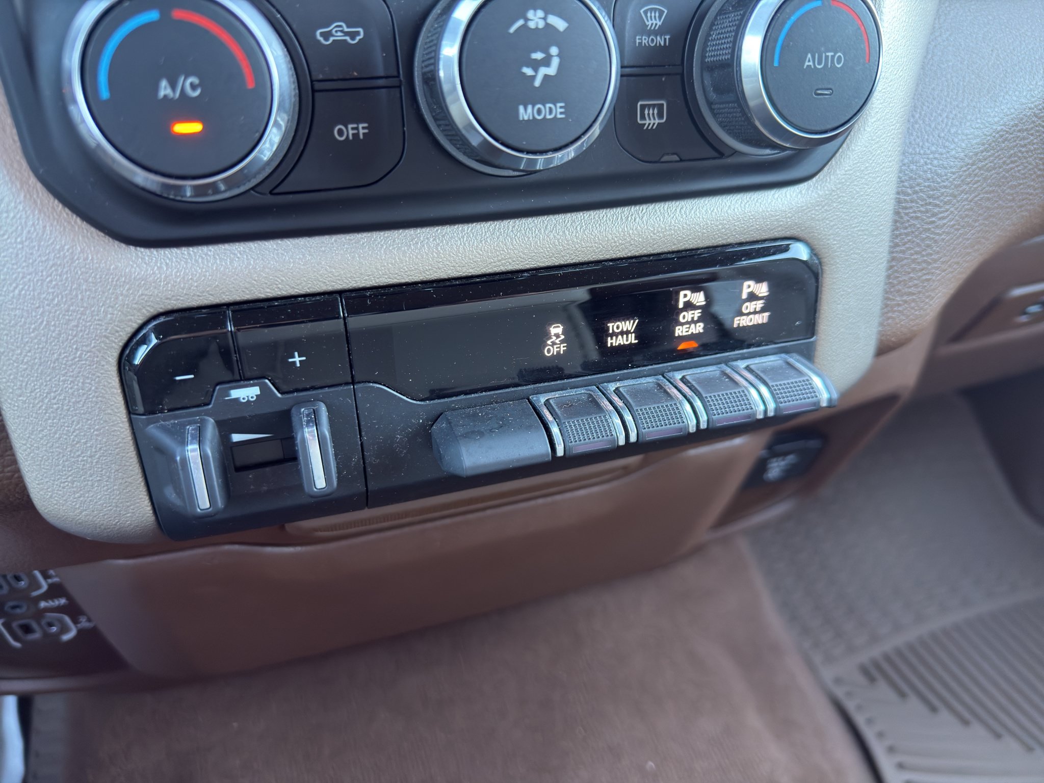 Used 2020 RAM 1500 Laramie AWD/4WD image 26