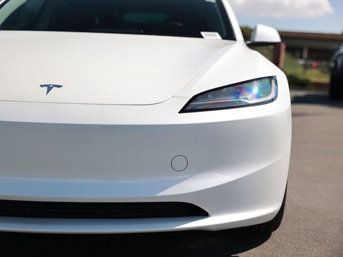 Used 2025 Tesla Model 3 Long Range AWD/4WD image 5