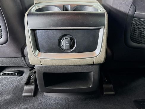 Used 2025 Kia Carnival FWD image 26
