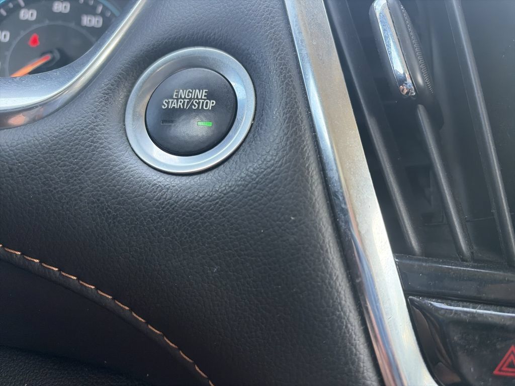 Used 2021 Chevrolet Traverse LT FWD image 26