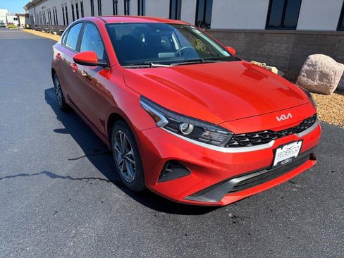 Used 2023 Kia Forte LXS FWD image 2