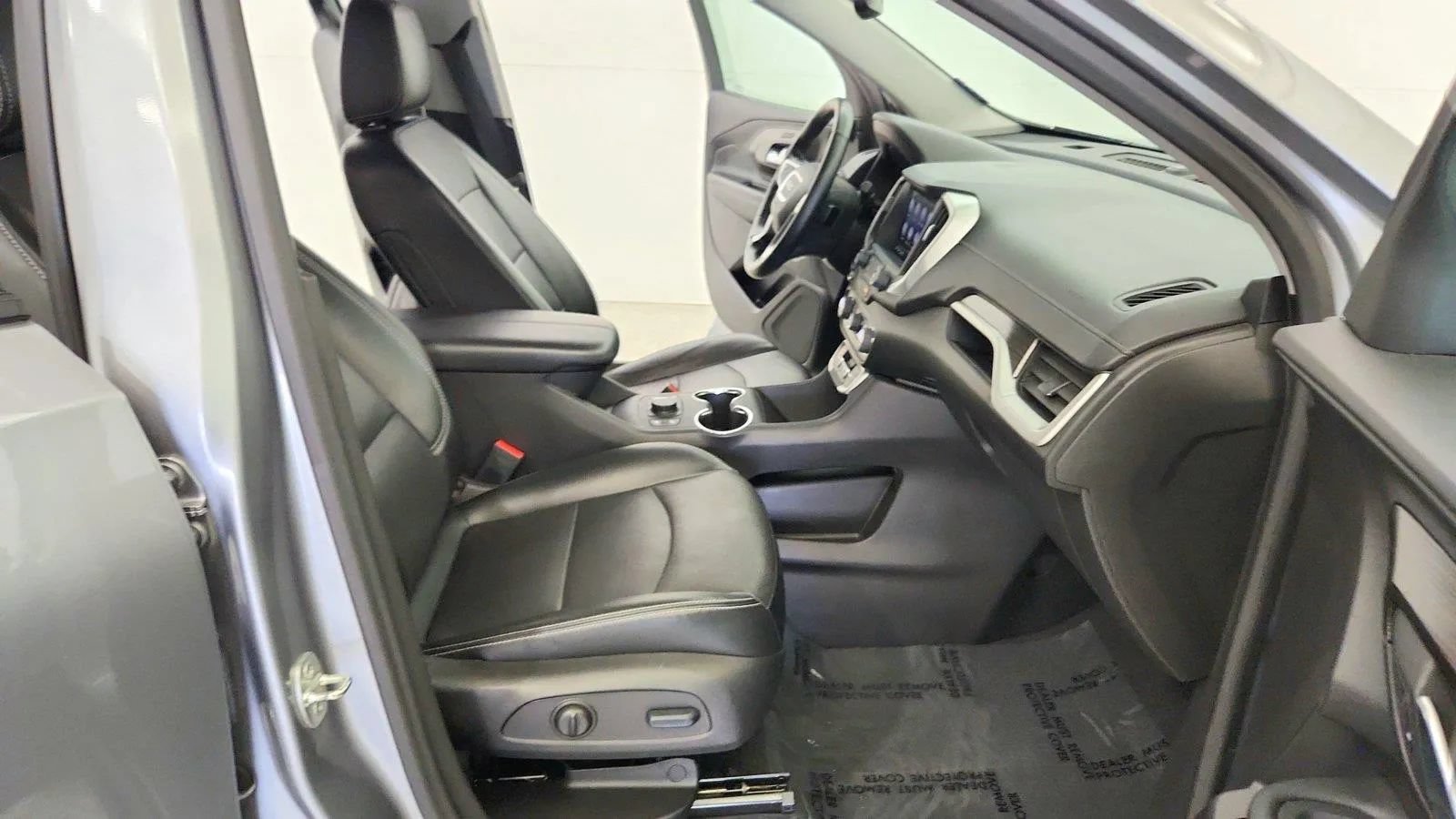 Used 2024 GMC Terrain SLT AWD/4WD image 28