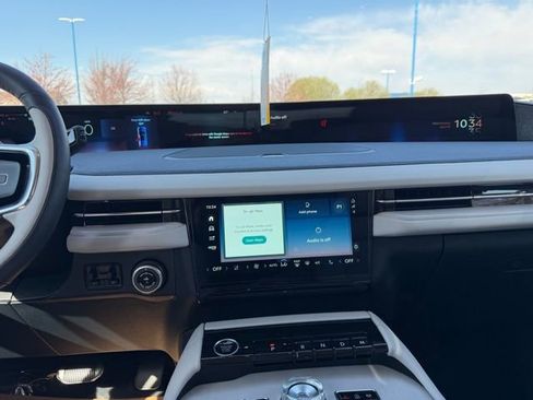 New 2026 Lincoln Navigator L Reserve AWD/4WD image 17