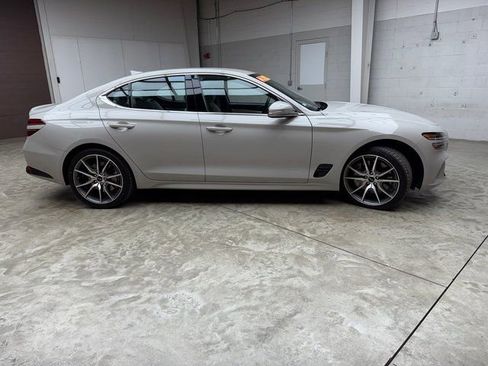 Used 2025 Genesis G70 2.5T image 6