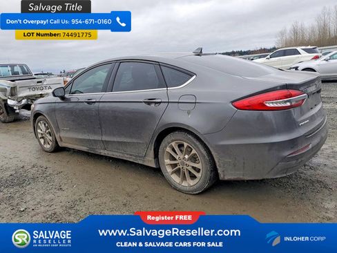 Used 2019 Ford Fusion SE image 3