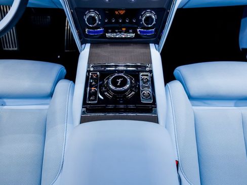 Used 2025 Rolls-Royce Cullinan AWD/4WD image 31