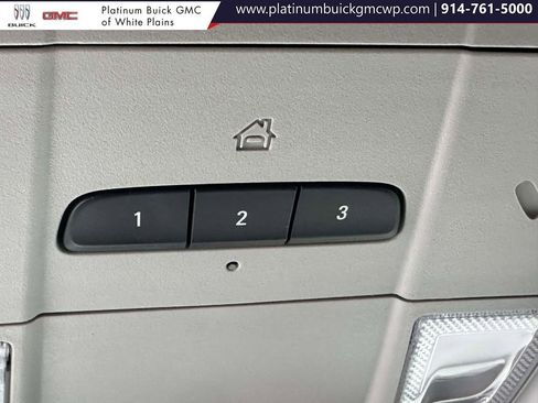 Used 2021 Chevrolet Equinox LT image 34