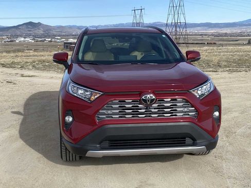 Used 2021 Toyota RAV4 Limited image 10