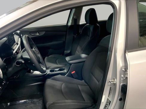 Used 2021 Kia Forte LXS FWD image 8
