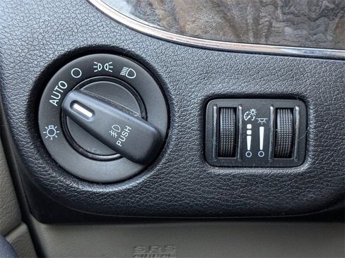 Used 2015 Chrysler Town & Country Touring-L w/ Driver Convenience Group image 35