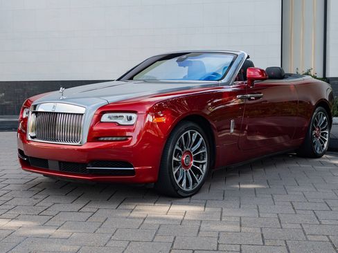 Used 2018 Rolls-Royce Dawn RWD image 29