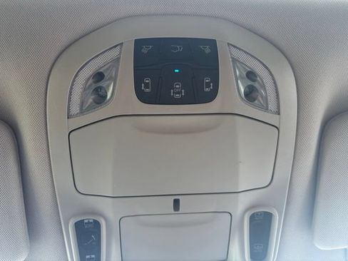 Used 2023 Chrysler Pacifica Limited FWD image 29