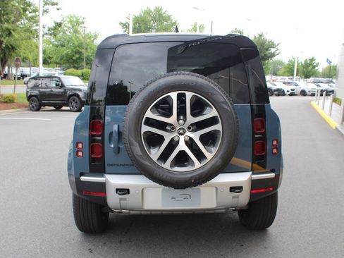 Used 2025 Land Rover Defender 110 S image 6