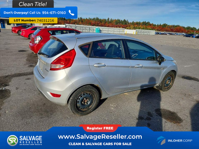 Used 2013 Ford Fiesta SE w/ Moon & Mood Pkg FWD image 4