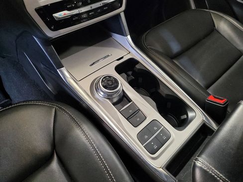 Used 2024 Ford Explorer XLT w/ Equipment Group 202A image 26