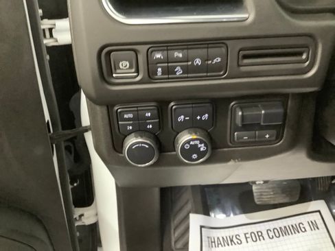 Used 2021 Chevrolet Tahoe Z71 w/ Luxury Package AWD/4WD image 15