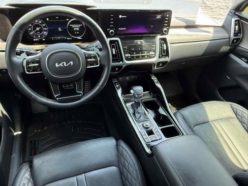 Used 2022 Kia Sorento SX Prestige AWD/4WD image 2