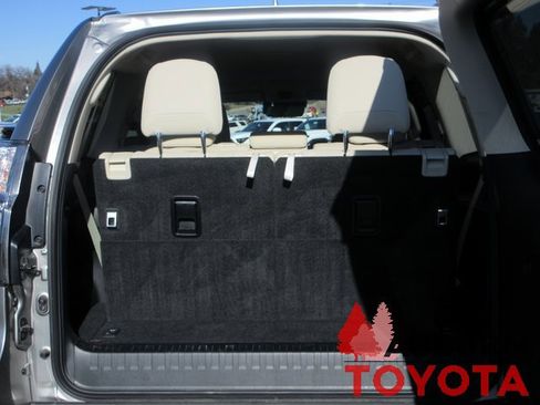 Used 2023 Lexus GX 460 Premium image 10