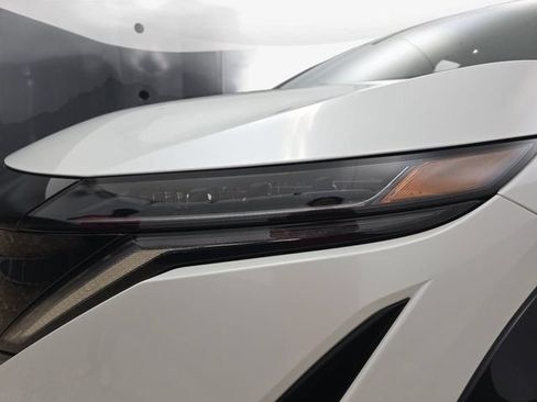 Used 2023 Nissan Ariya AWD image 32