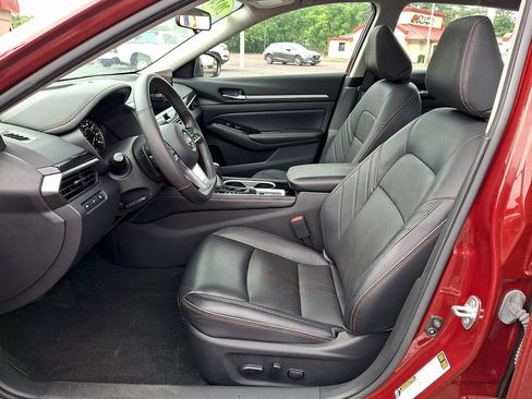 Used 2024 Nissan Altima 2.5 SR w/ SR Premium Package AWD/4WD image 14