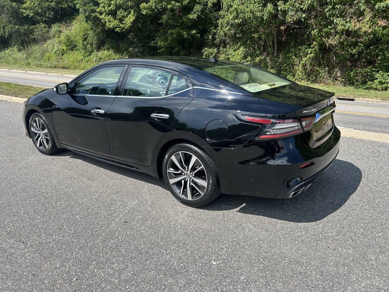 Used 2019 Nissan Maxima 3.5 SV w/ Floor Mat Group FWD image 4