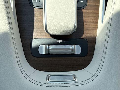 New 2026 Mercedes-Benz GLS 450 4MATIC image 35