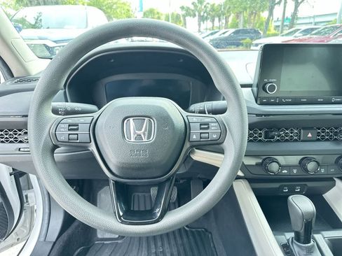 Used 2025 Honda Accord LX image 18