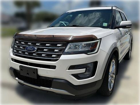 Used 2017 Ford Explorer Limited FWD image 3
