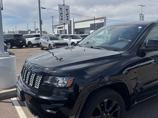 Used 2020 Jeep Grand Cherokee Altitude video 1