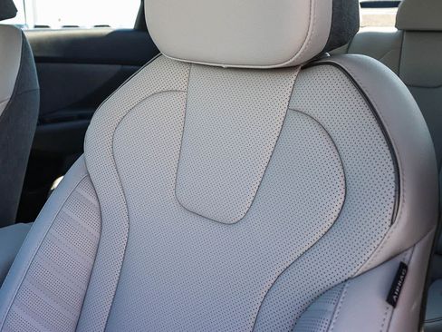 New 2026 Hyundai Elantra Limited FWD image 35