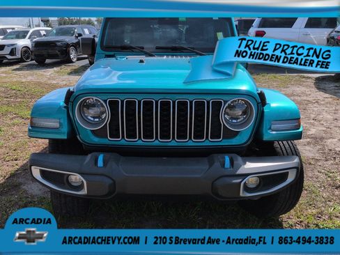 Used 2024 Jeep Wrangler Unlimited Sahara w/ Safety Group AWD/4WD image 8