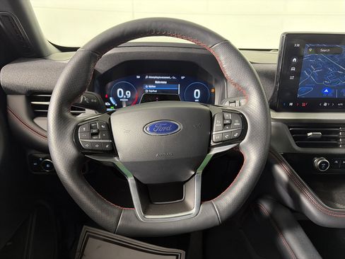 Used 2025 Ford Explorer ST-Line w/ ST-Line Street Pack image 24
