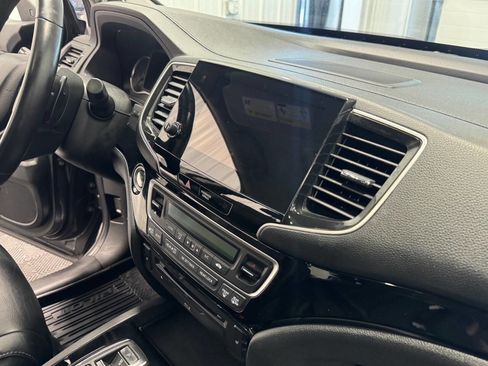Used 2019 Honda Pilot Touring image 24