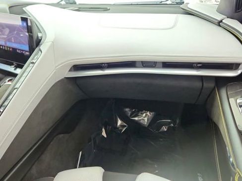 Used 2022 Chevrolet Corvette Stingray Premium Conv w/ Z51 Performance Package image 33