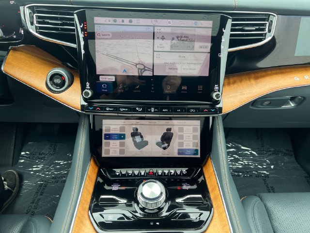 Used 2023 Jeep Grand Wagoneer Series II AWD/4WD image 26